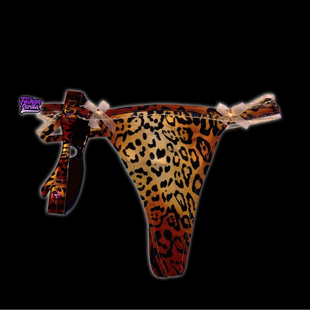 Dior John Galliano 2000s Archive Gambler Collection
Ombré Leopard Lingerie Set - Picture 15 of 16